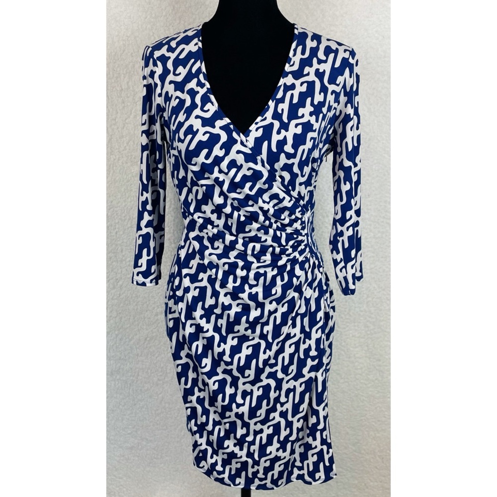 LAUNDRY • Blue and White Geometric Wrap V-Neck Mini Dress, 4P - Picture 14 of 14